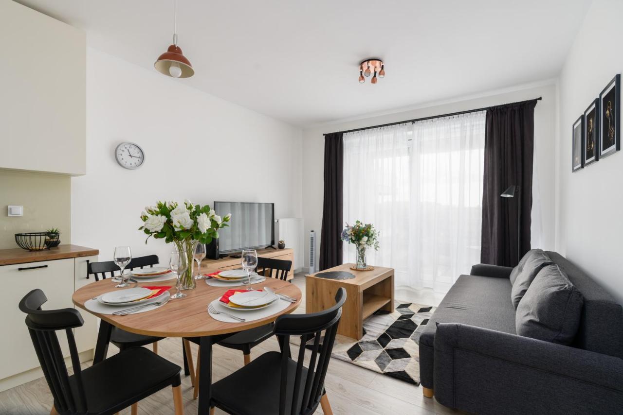 Premium Apartments Poznan Airport By Noclegi Renters Exterior photo