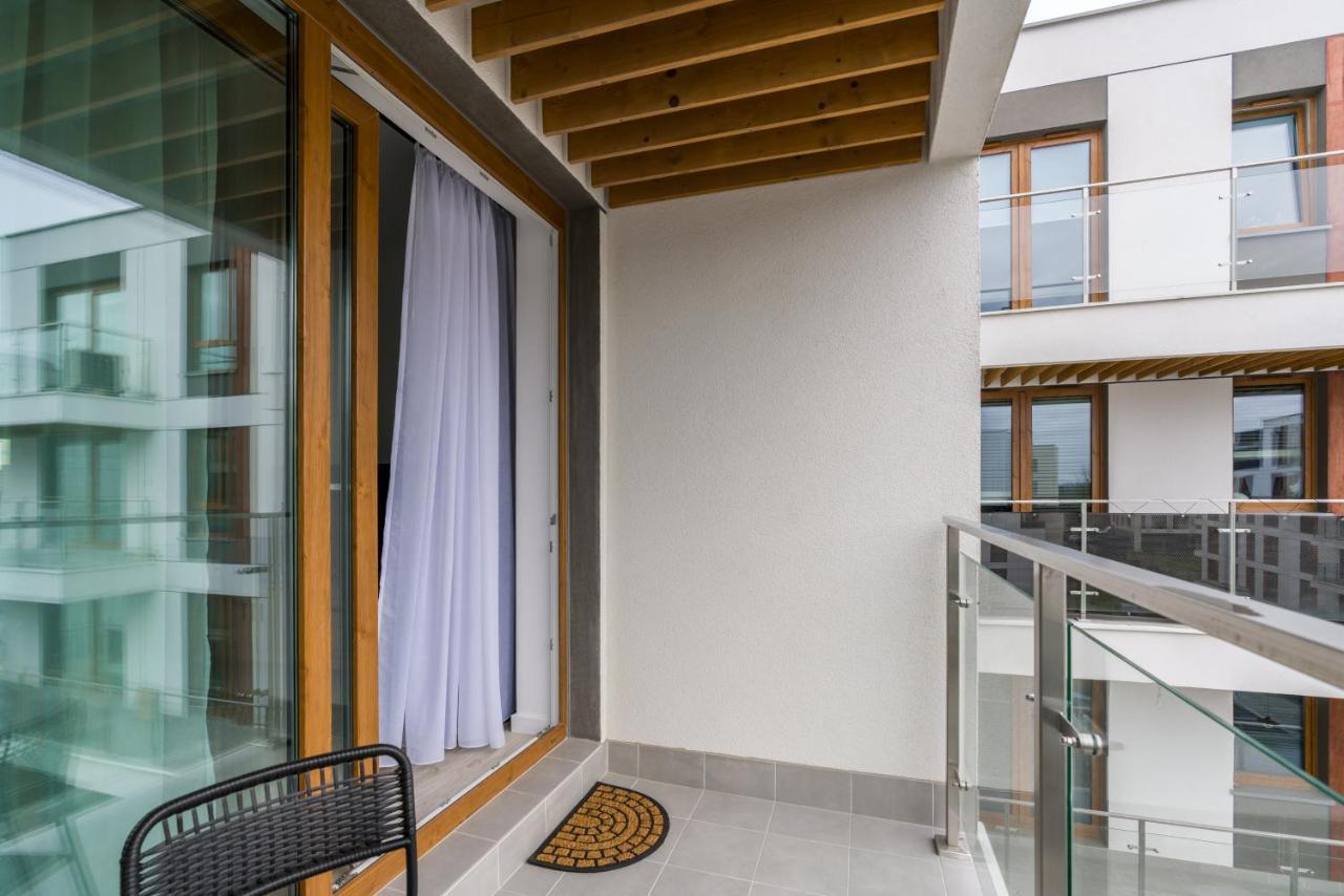 Premium Apartments Poznan Airport By Noclegi Renters Exterior photo