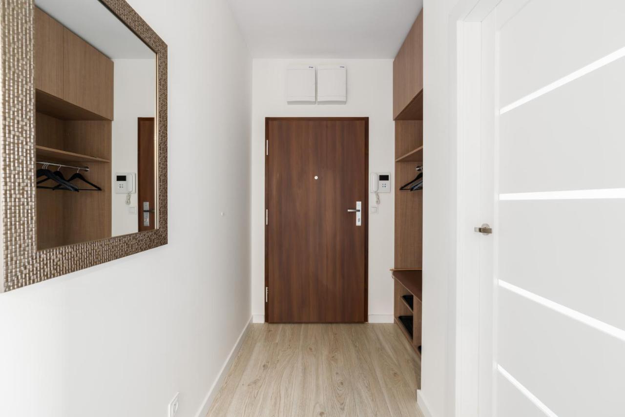 Premium Apartments Poznan Airport By Noclegi Renters Exterior photo